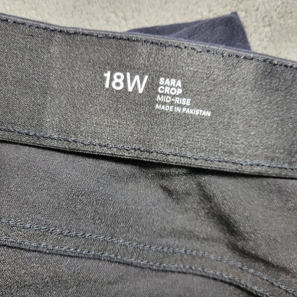 Liz Claiborne Womens Jeans 18W Plus Sara Crop Capri Comfort Indigo Blue CAP19E - Picture 8 of 10